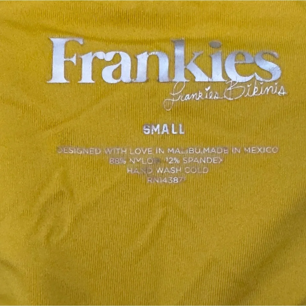 Bikini - Picture 2 of 3